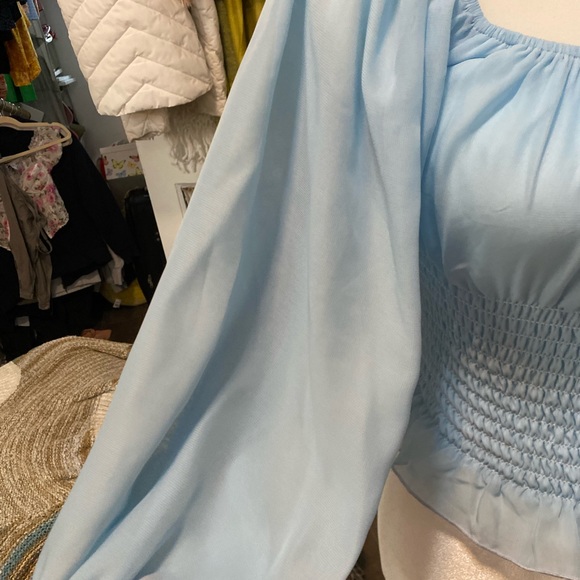 Blue beautiful top - Picture 2 of 4